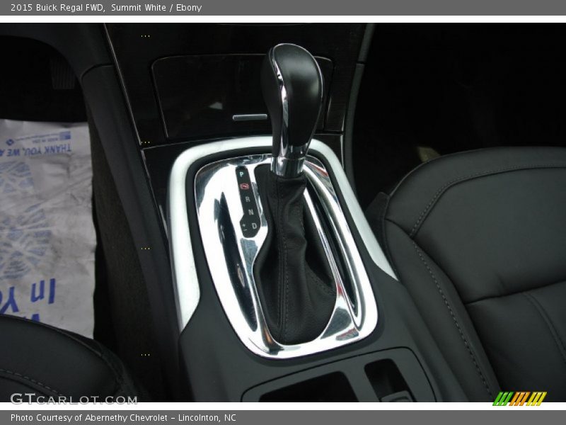 Summit White / Ebony 2015 Buick Regal FWD