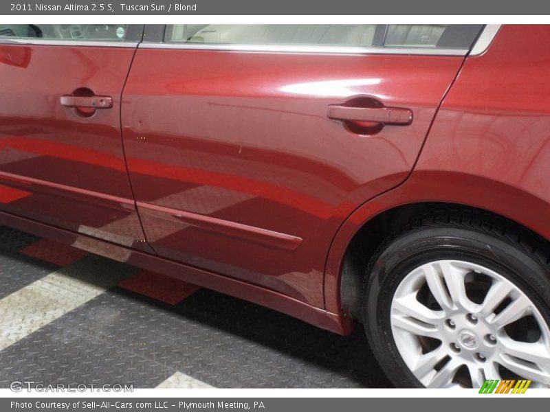 Tuscan Sun / Blond 2011 Nissan Altima 2.5 S