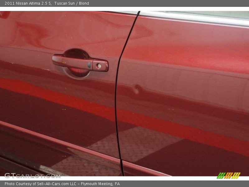Tuscan Sun / Blond 2011 Nissan Altima 2.5 S