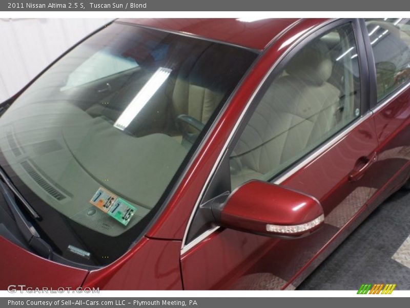Tuscan Sun / Blond 2011 Nissan Altima 2.5 S