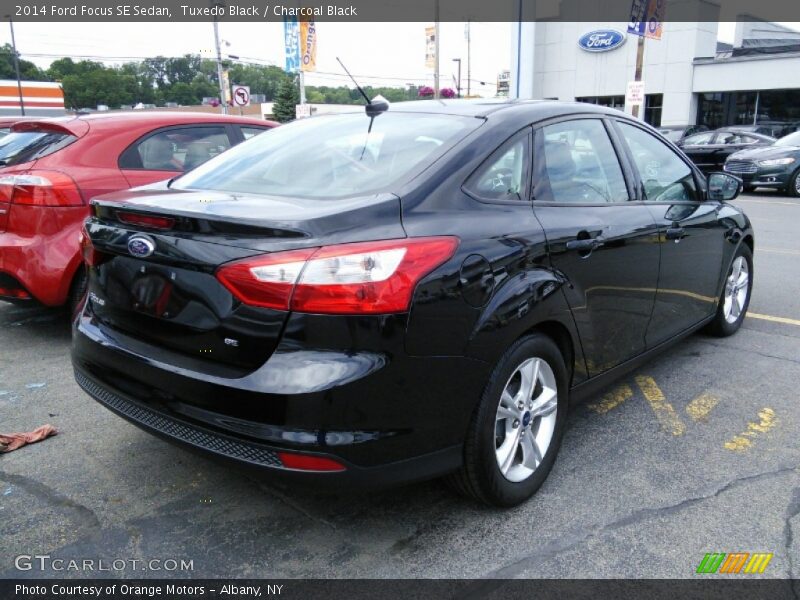 Tuxedo Black / Charcoal Black 2014 Ford Focus SE Sedan