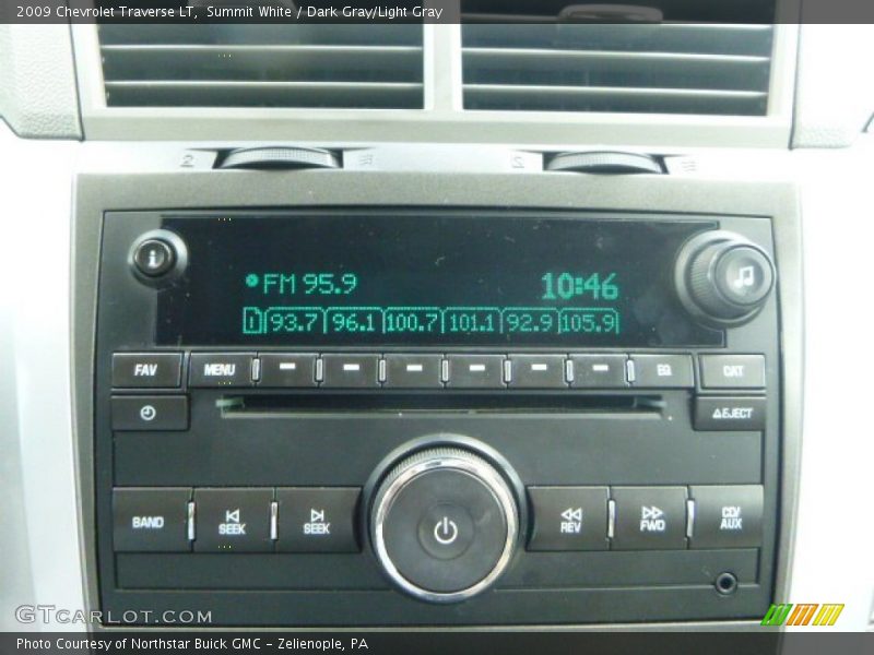 Summit White / Dark Gray/Light Gray 2009 Chevrolet Traverse LT