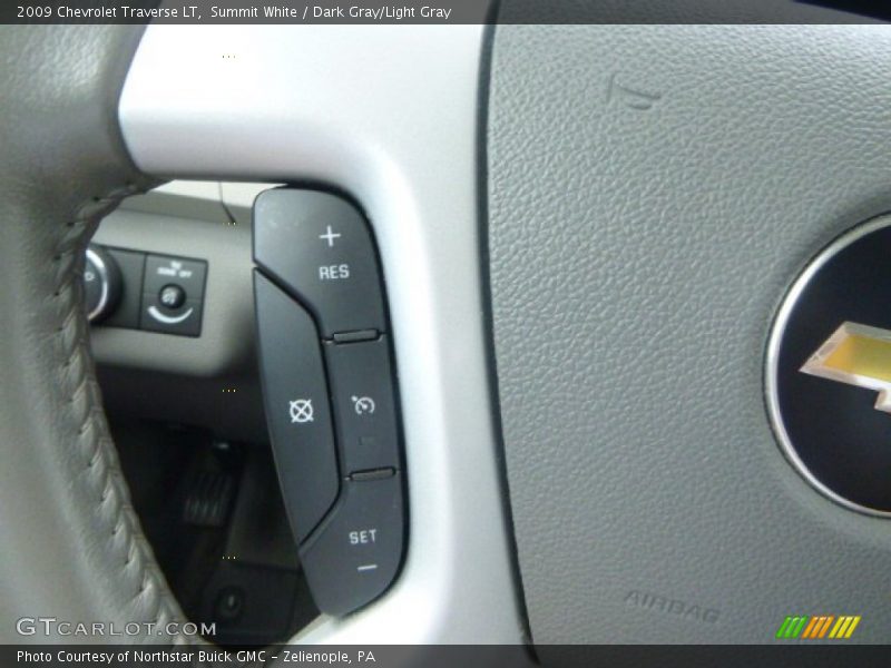 Summit White / Dark Gray/Light Gray 2009 Chevrolet Traverse LT