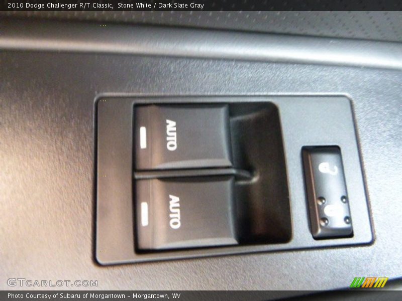 Stone White / Dark Slate Gray 2010 Dodge Challenger R/T Classic