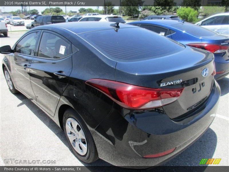 Phantom Black / Gray 2016 Hyundai Elantra SE