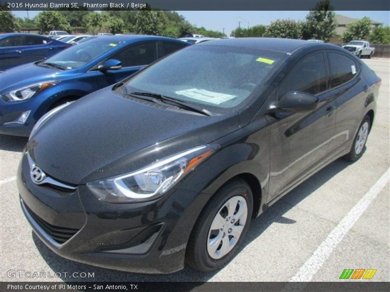 Phantom Black / Beige 2016 Hyundai Elantra SE