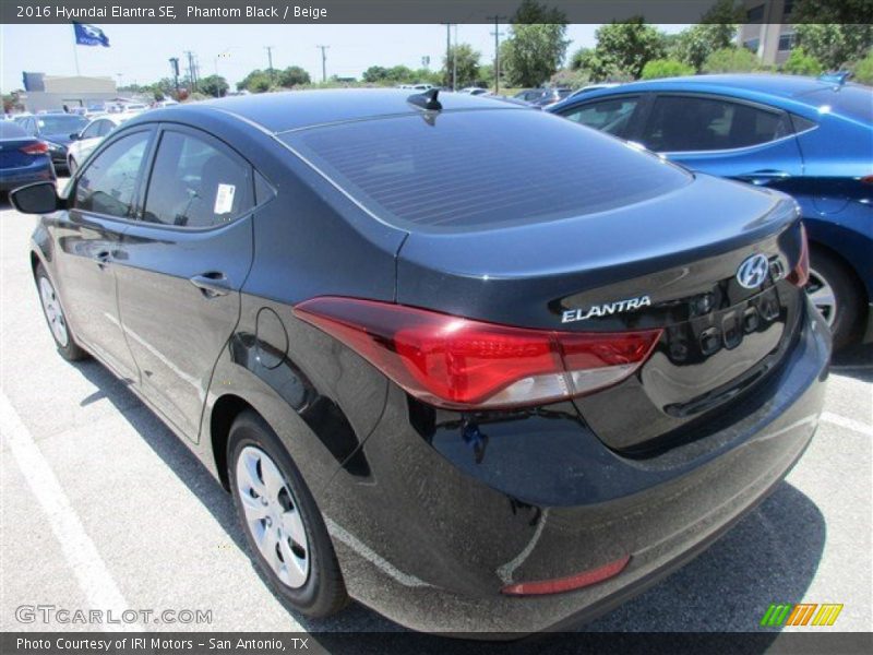 Phantom Black / Beige 2016 Hyundai Elantra SE