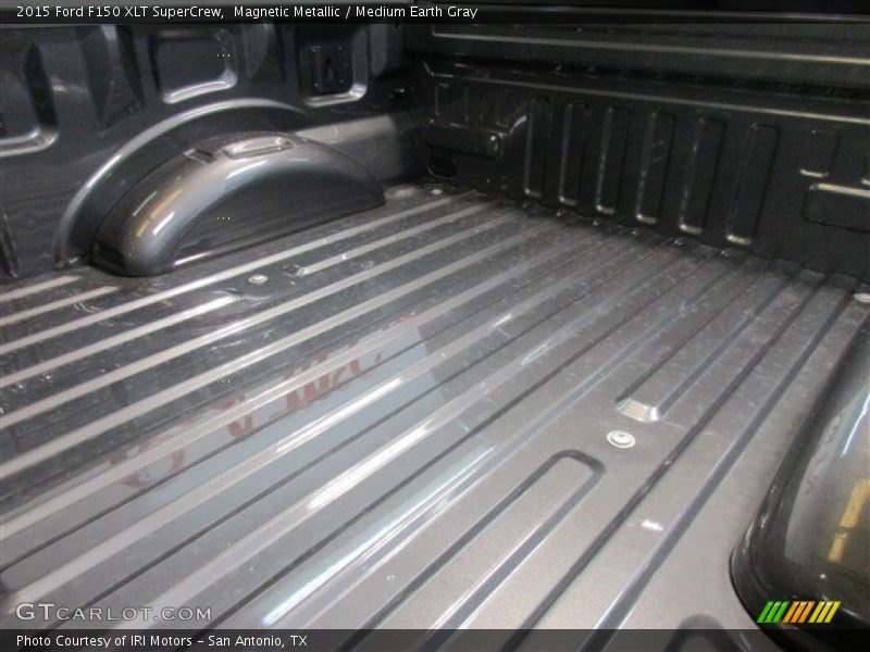 Magnetic Metallic / Medium Earth Gray 2015 Ford F150 XLT SuperCrew