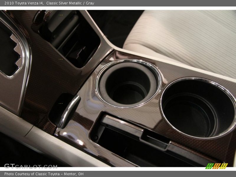 Classic Silver Metallic / Gray 2010 Toyota Venza I4