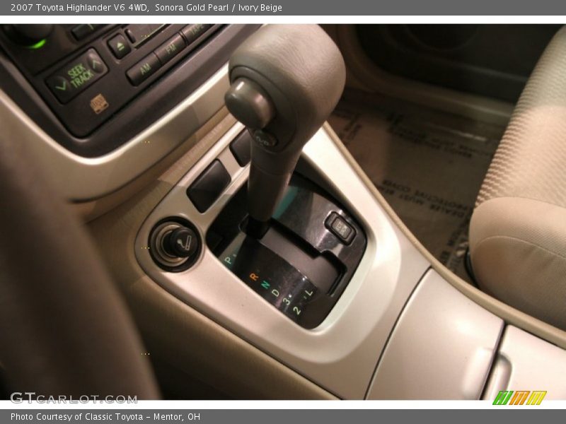 Sonora Gold Pearl / Ivory Beige 2007 Toyota Highlander V6 4WD