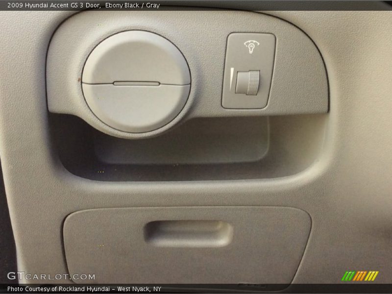 Ebony Black / Gray 2009 Hyundai Accent GS 3 Door
