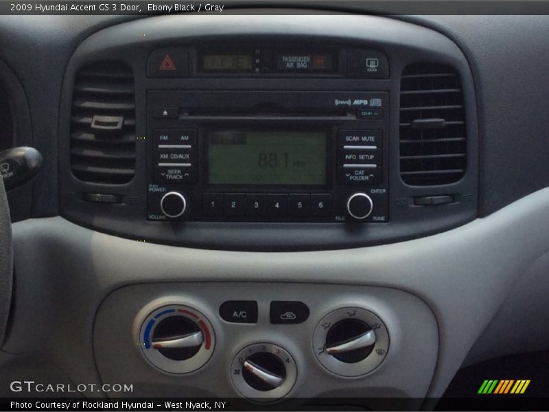 Ebony Black / Gray 2009 Hyundai Accent GS 3 Door