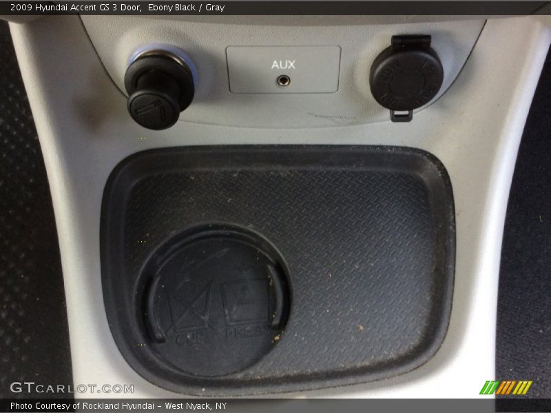 Ebony Black / Gray 2009 Hyundai Accent GS 3 Door