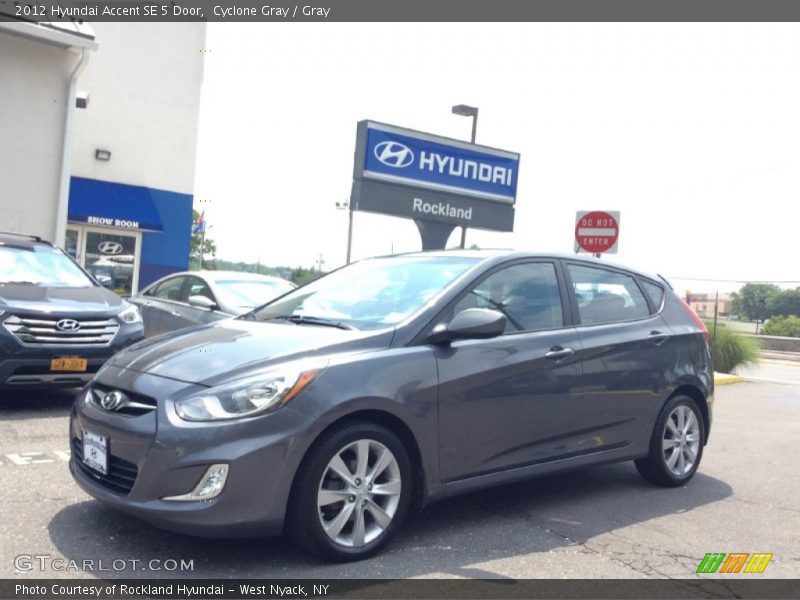 Cyclone Gray / Gray 2012 Hyundai Accent SE 5 Door