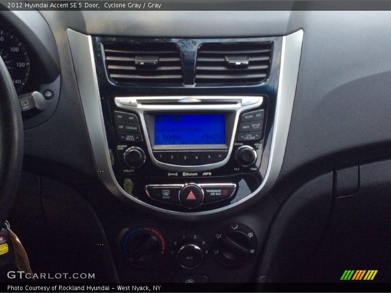 Cyclone Gray / Gray 2012 Hyundai Accent SE 5 Door