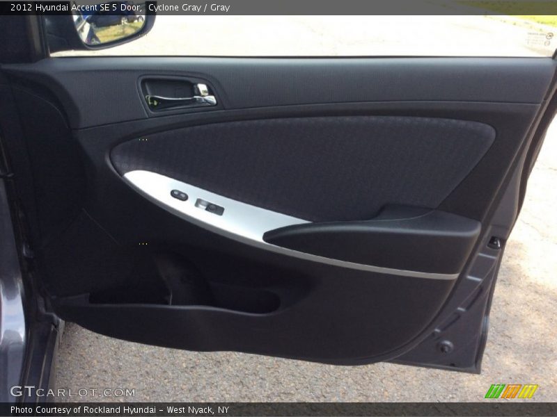 Cyclone Gray / Gray 2012 Hyundai Accent SE 5 Door