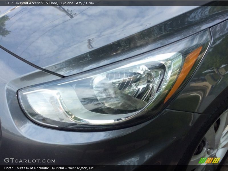 Cyclone Gray / Gray 2012 Hyundai Accent SE 5 Door
