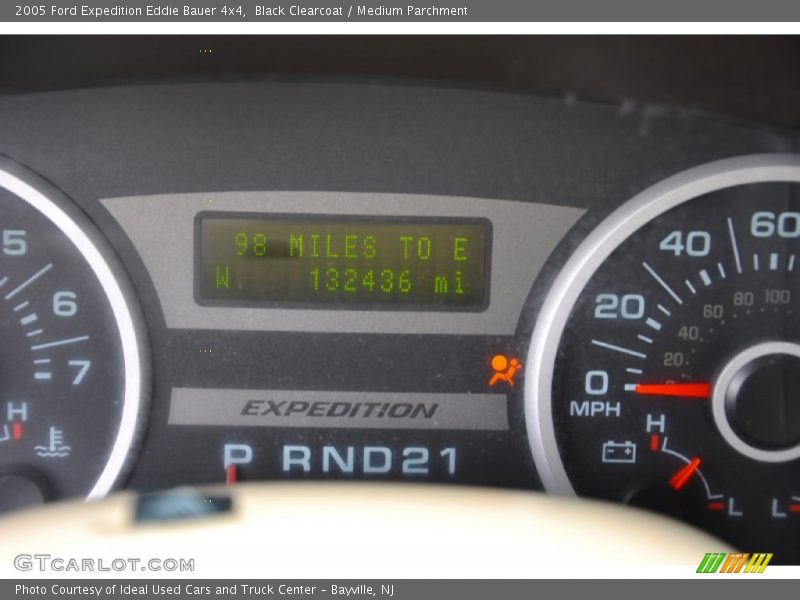 Black Clearcoat / Medium Parchment 2005 Ford Expedition Eddie Bauer 4x4