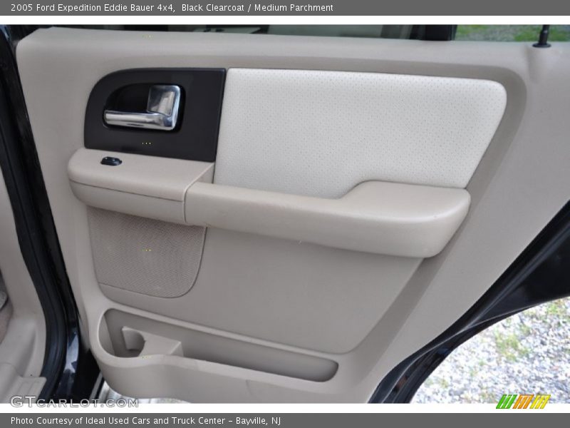 Black Clearcoat / Medium Parchment 2005 Ford Expedition Eddie Bauer 4x4