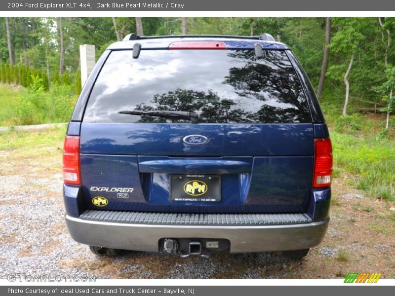 Dark Blue Pearl Metallic / Gray 2004 Ford Explorer XLT 4x4