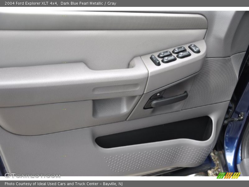 Dark Blue Pearl Metallic / Gray 2004 Ford Explorer XLT 4x4
