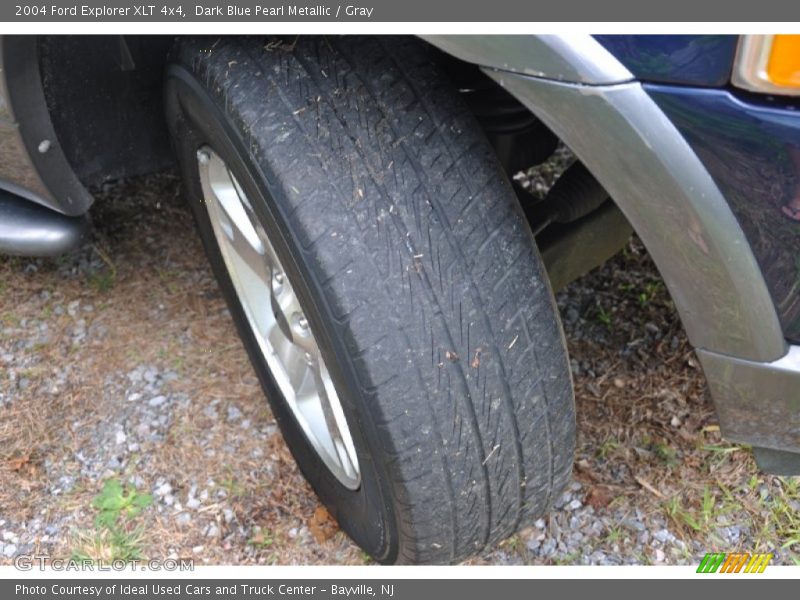 Dark Blue Pearl Metallic / Gray 2004 Ford Explorer XLT 4x4