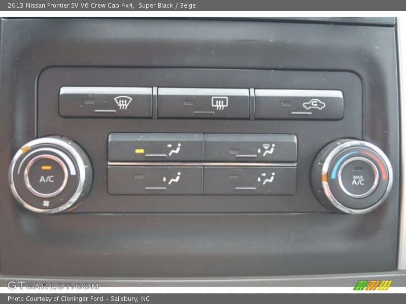 Super Black / Beige 2013 Nissan Frontier SV V6 Crew Cab 4x4