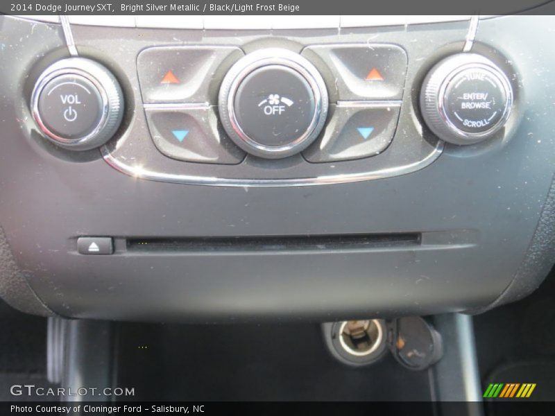 Bright Silver Metallic / Black/Light Frost Beige 2014 Dodge Journey SXT