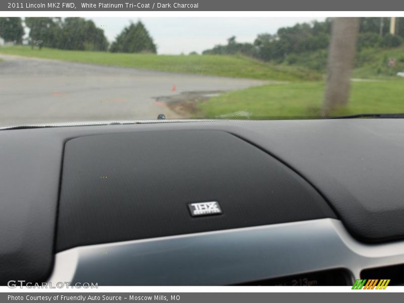 White Platinum Tri-Coat / Dark Charcoal 2011 Lincoln MKZ FWD