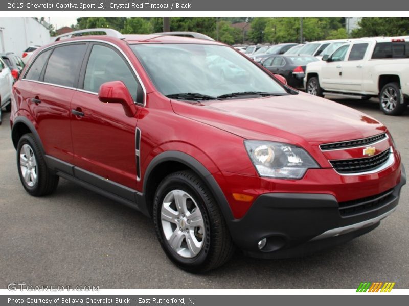 Front 3/4 View of 2015 Captiva Sport LS