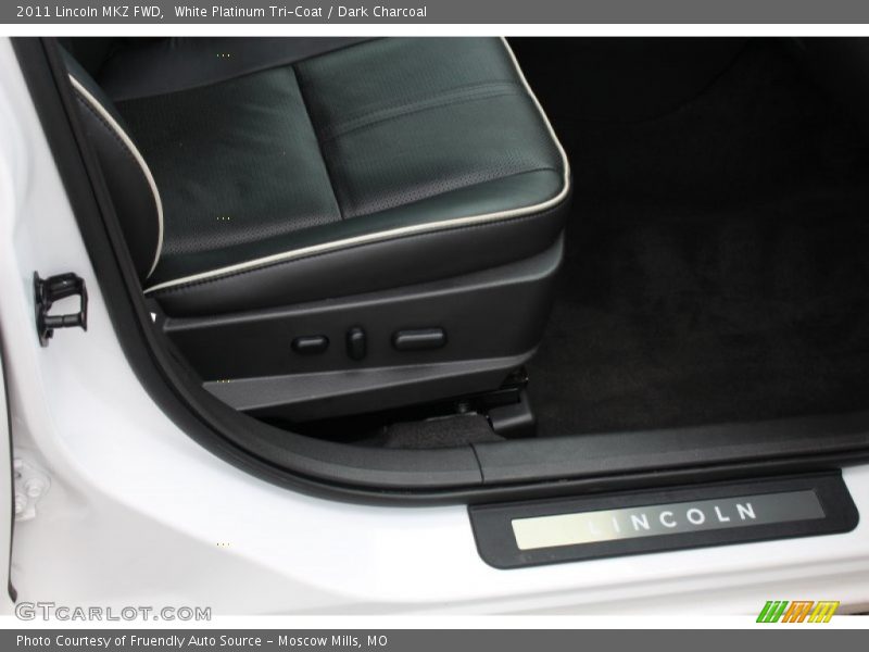 White Platinum Tri-Coat / Dark Charcoal 2011 Lincoln MKZ FWD