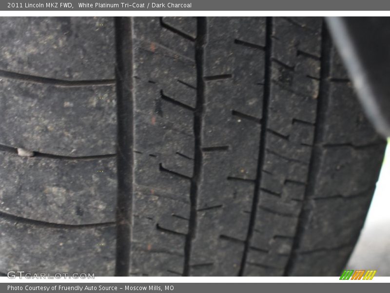 White Platinum Tri-Coat / Dark Charcoal 2011 Lincoln MKZ FWD