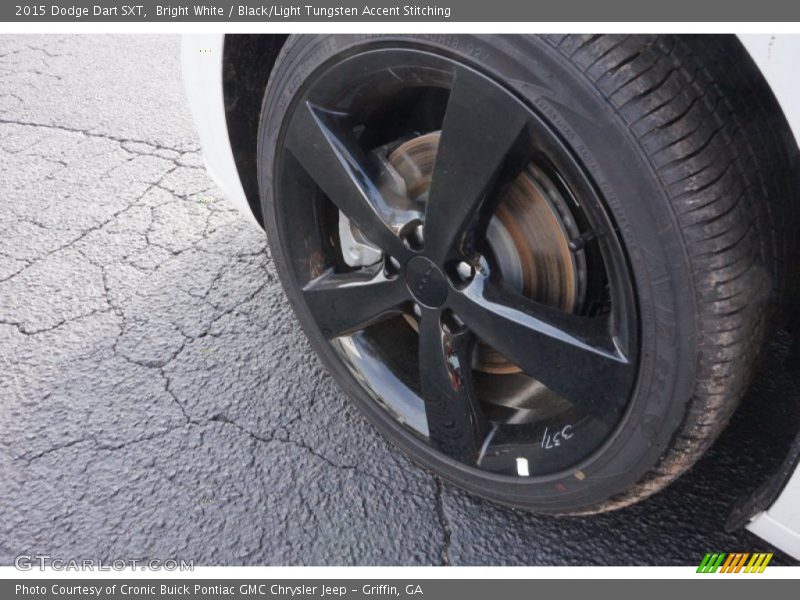 Bright White / Black/Light Tungsten Accent Stitching 2015 Dodge Dart SXT