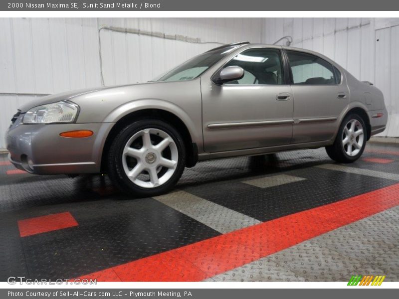 Sunlit Sand Metallic / Blond 2000 Nissan Maxima SE