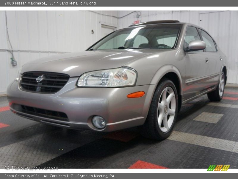Sunlit Sand Metallic / Blond 2000 Nissan Maxima SE