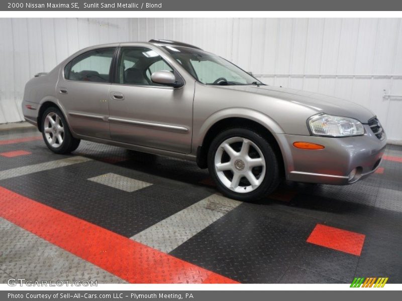 Sunlit Sand Metallic / Blond 2000 Nissan Maxima SE