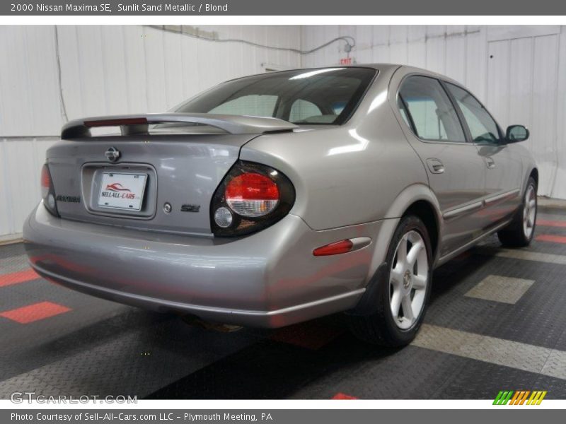Sunlit Sand Metallic / Blond 2000 Nissan Maxima SE