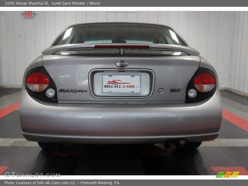 Sunlit Sand Metallic / Blond 2000 Nissan Maxima SE