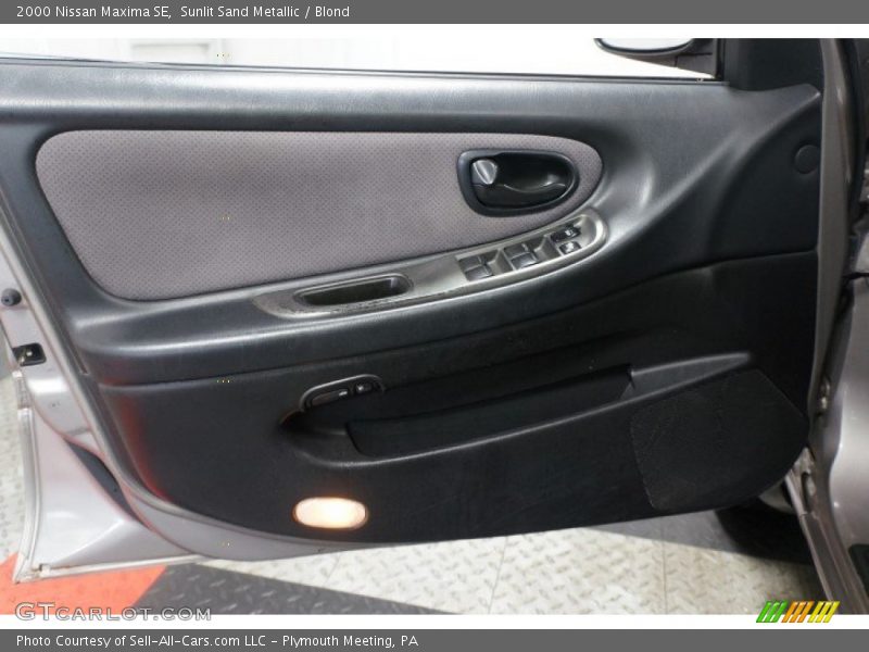 Sunlit Sand Metallic / Blond 2000 Nissan Maxima SE