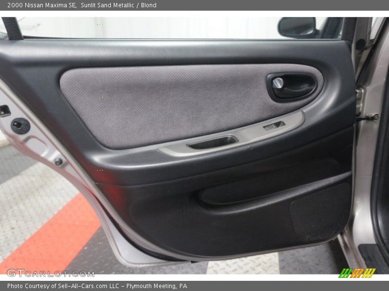 Sunlit Sand Metallic / Blond 2000 Nissan Maxima SE
