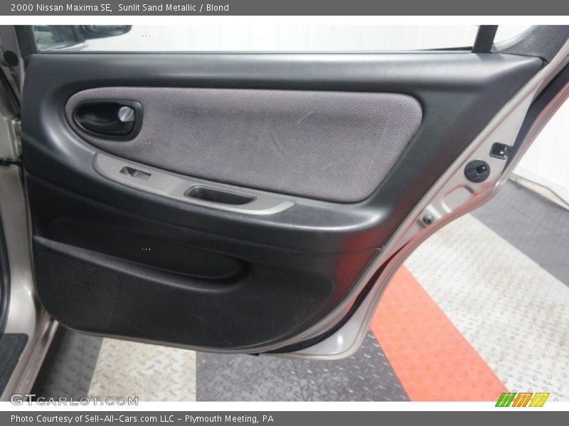 Sunlit Sand Metallic / Blond 2000 Nissan Maxima SE