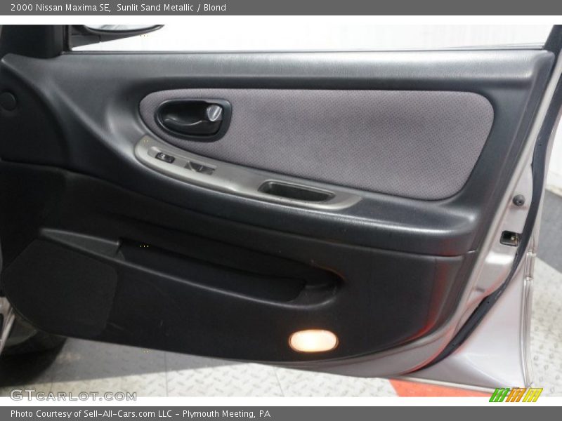 Sunlit Sand Metallic / Blond 2000 Nissan Maxima SE