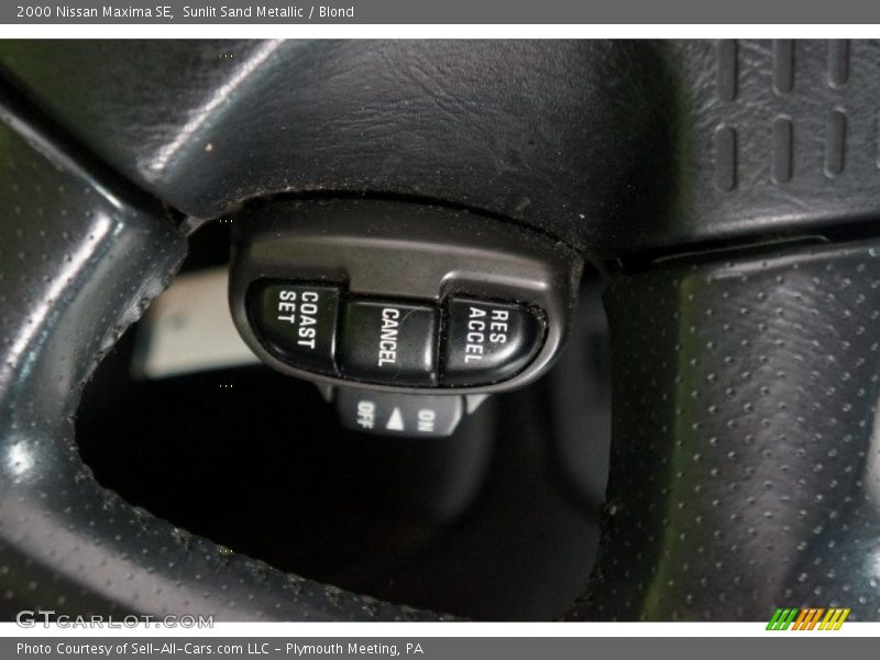 Sunlit Sand Metallic / Blond 2000 Nissan Maxima SE