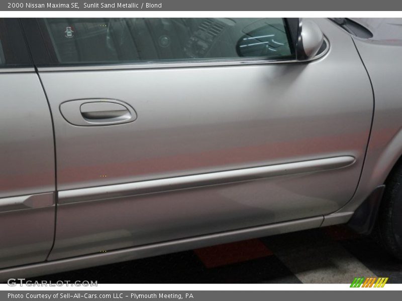 Sunlit Sand Metallic / Blond 2000 Nissan Maxima SE