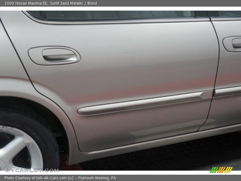 Sunlit Sand Metallic / Blond 2000 Nissan Maxima SE