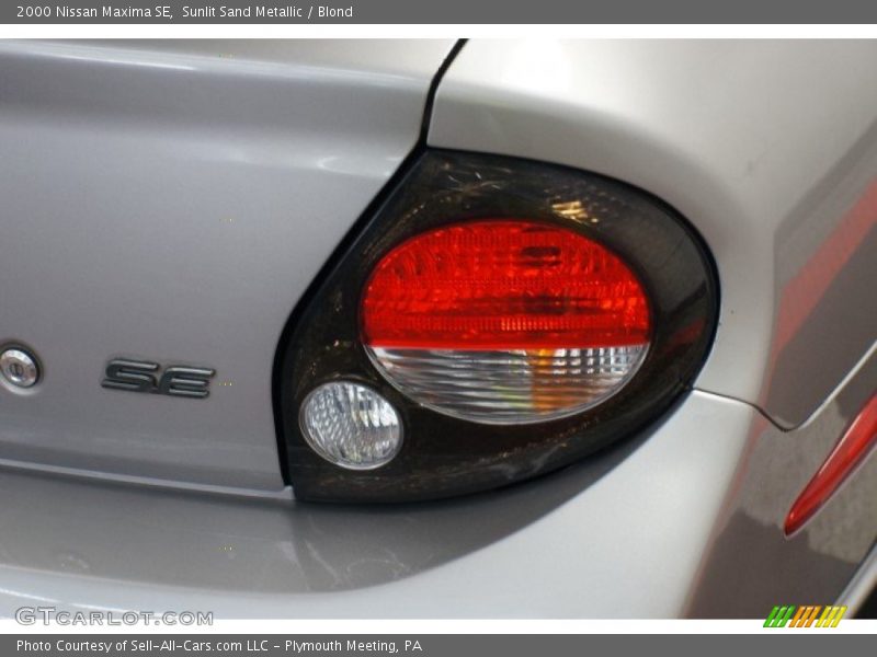 Sunlit Sand Metallic / Blond 2000 Nissan Maxima SE