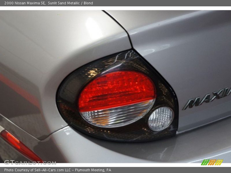 Sunlit Sand Metallic / Blond 2000 Nissan Maxima SE