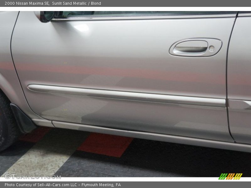 Sunlit Sand Metallic / Blond 2000 Nissan Maxima SE