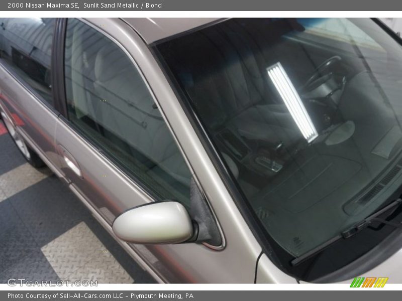 Sunlit Sand Metallic / Blond 2000 Nissan Maxima SE