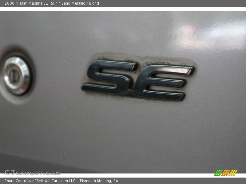 Sunlit Sand Metallic / Blond 2000 Nissan Maxima SE